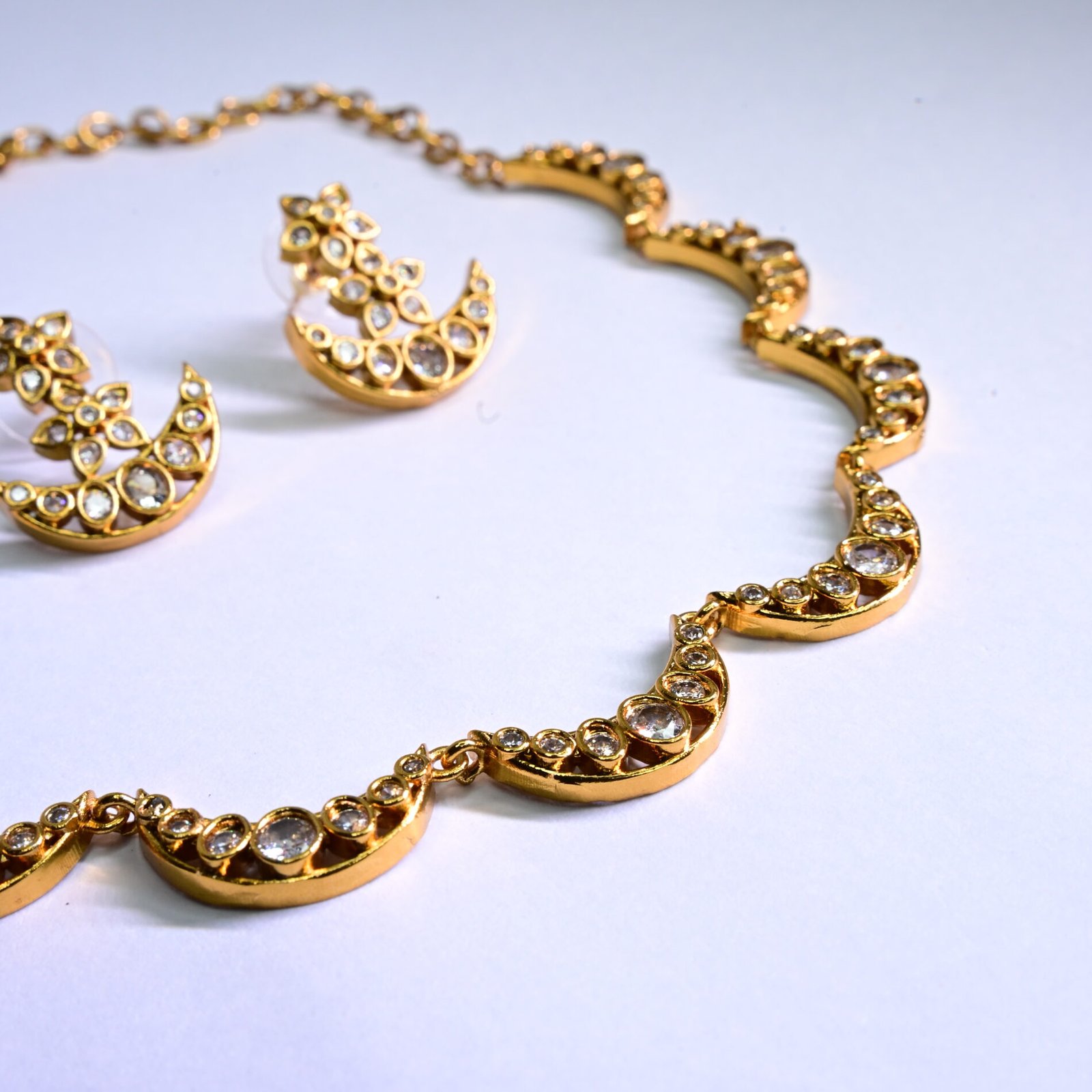 Trending Halfmoon Neckalce