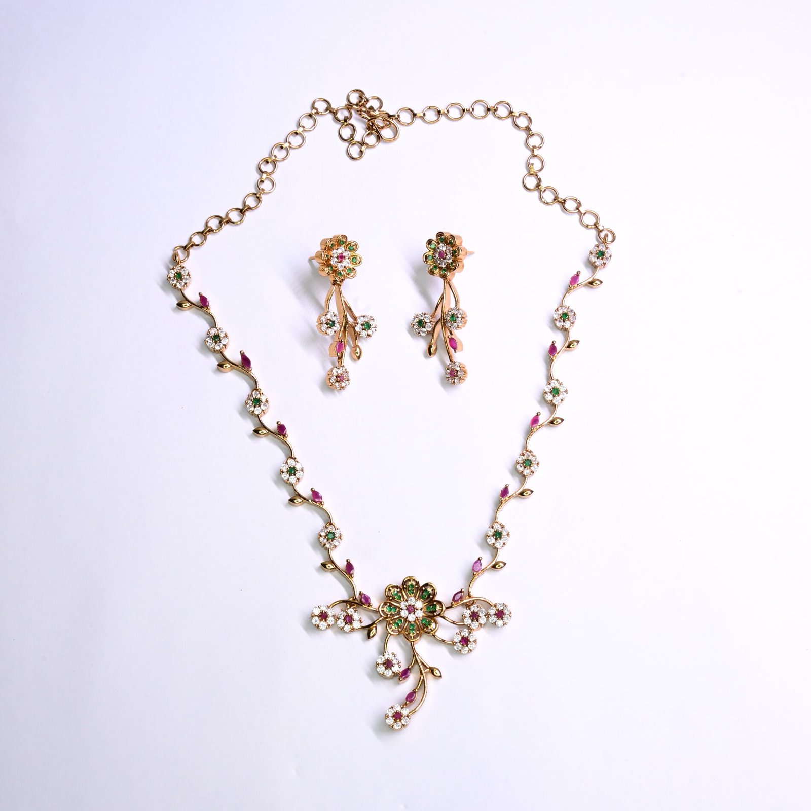 Leaf Design Necklace