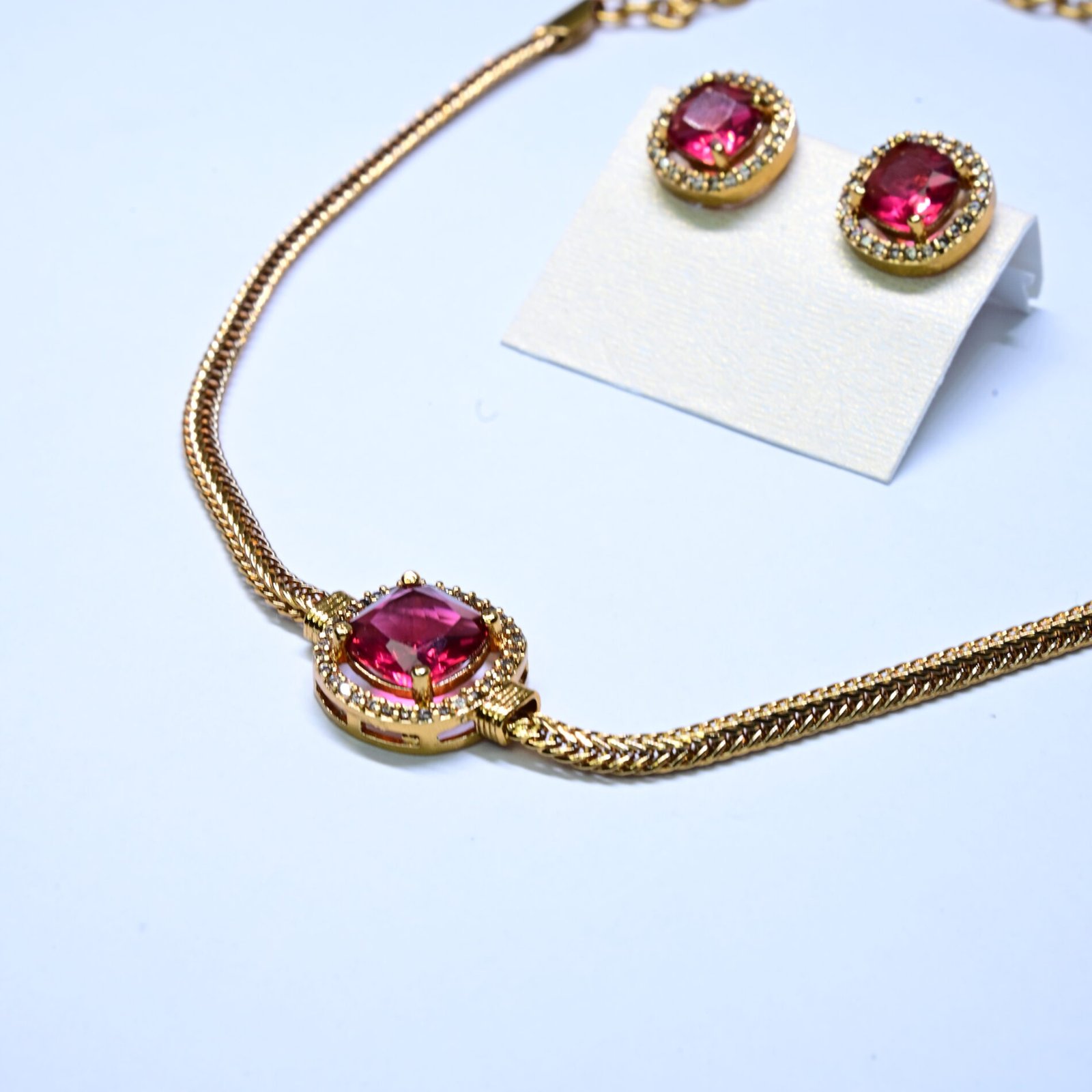 Trending Signle pink stone necklace