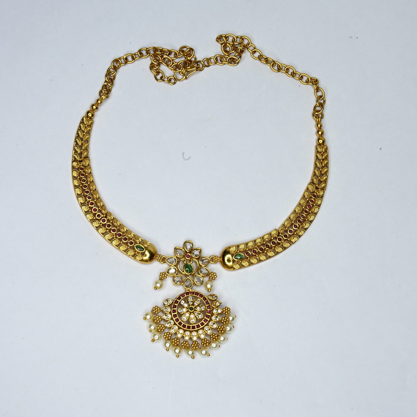 Elegant Flower Design Necklace