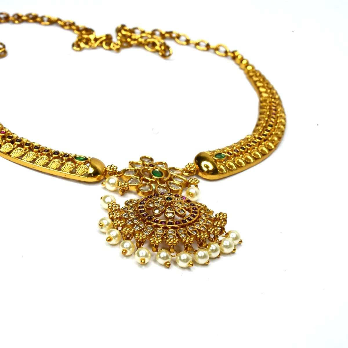 Elegant Flower Design Necklace