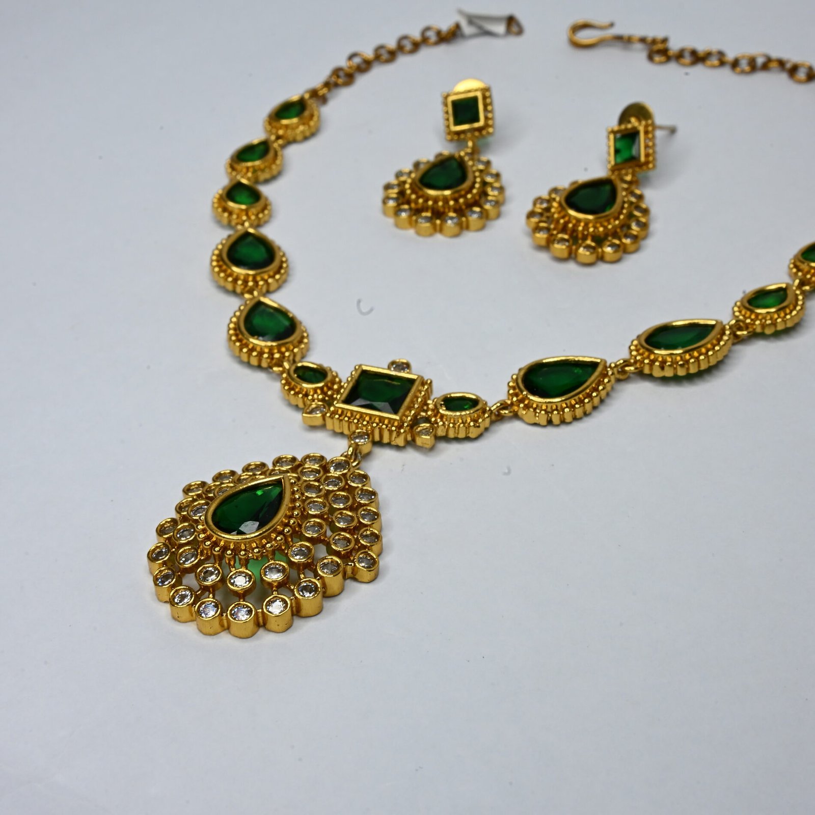 Elegant Green and white stone Necklace